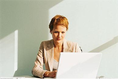 《灵魂骇客2》游戏截图透露探索与招募玩法机制